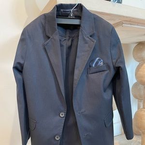 Navy suit. Youth size 7.  Class Club.